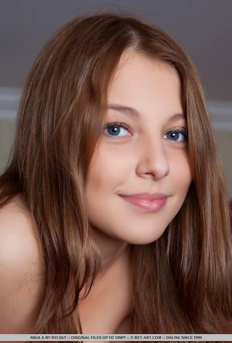 Met Art offers xxx pic gallery with Nikia A showing well-done form