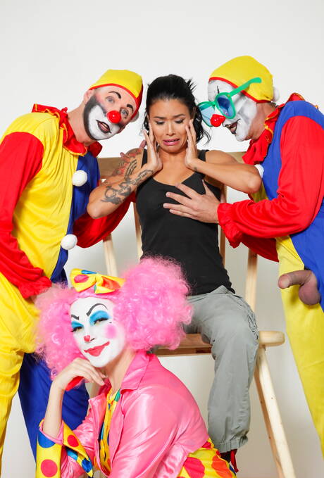 Evil Angel invite you to explore xxx pics featuring Dana Vespoli, Dana Dearmond, Mark Wood, Steve Holmes xxx gallery 81738